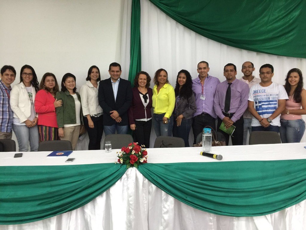 O Dr. Wagner Muniz (c) e a Dra. Lilian Rose (c) participaram do Bate Papo do Saber em Manaus (AM) e esclareceram diversas dúvidas durante a conversa com profissionais e acadêmicos.